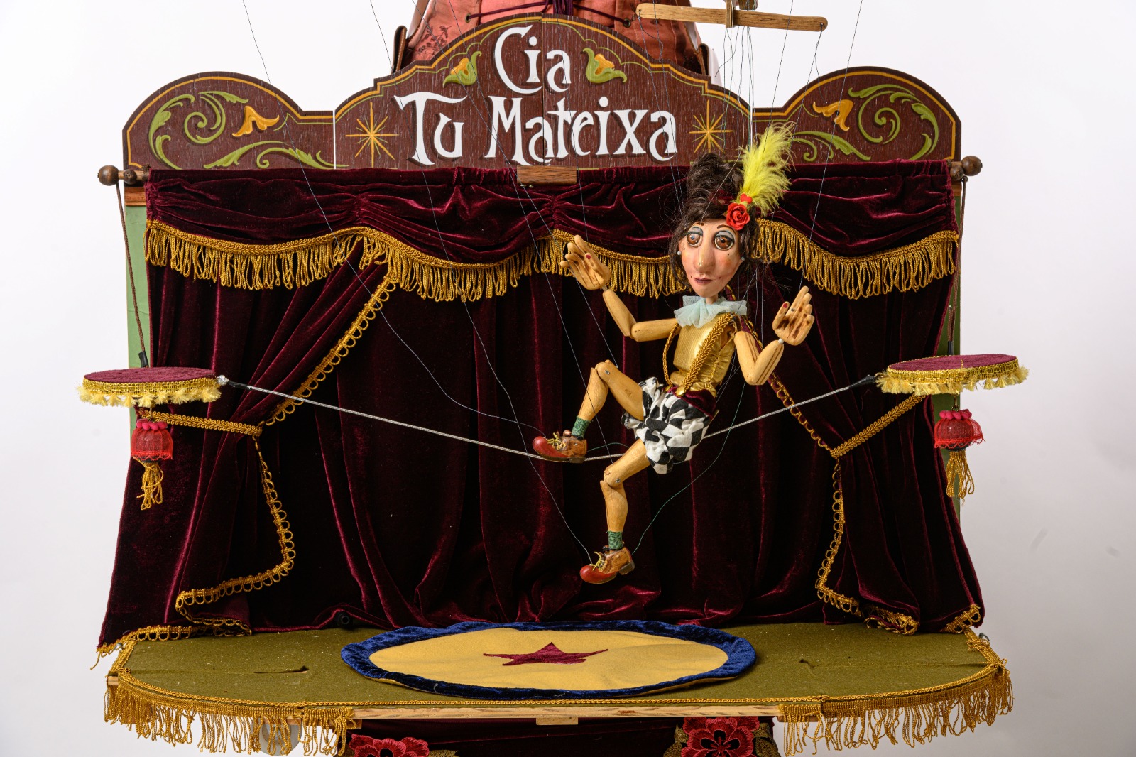 Cia Tu Mateixa estreia espetáculo de marionetes de fio 'Das Duas, Uma' com temporada e participação em festivais