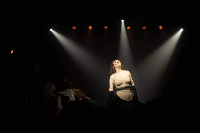 Espetáculo "O Ovo e a Galinha" estreia em São Paulo no Teatro Oficina