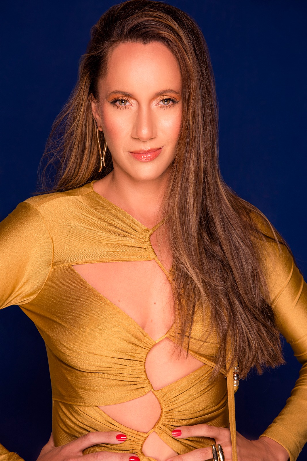 Suzy Mac lança EP 'Amor e Atitude' e faz show na Lapa
