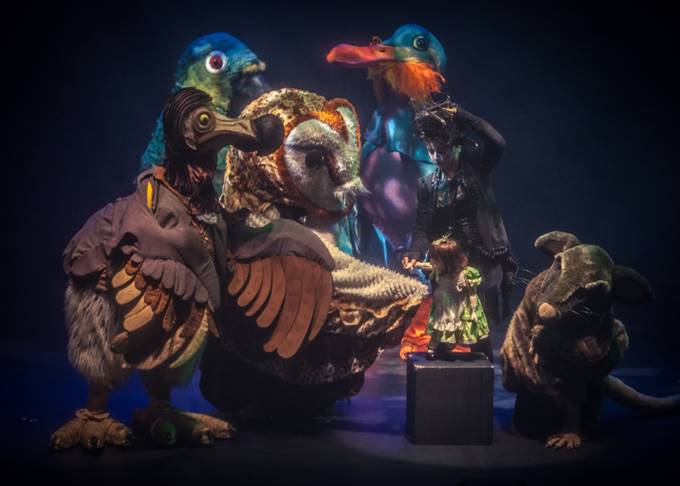 Giramundo apresenta 'Alice no País das Maravilhas' em Xangai pela Plataforma Cena Brasil